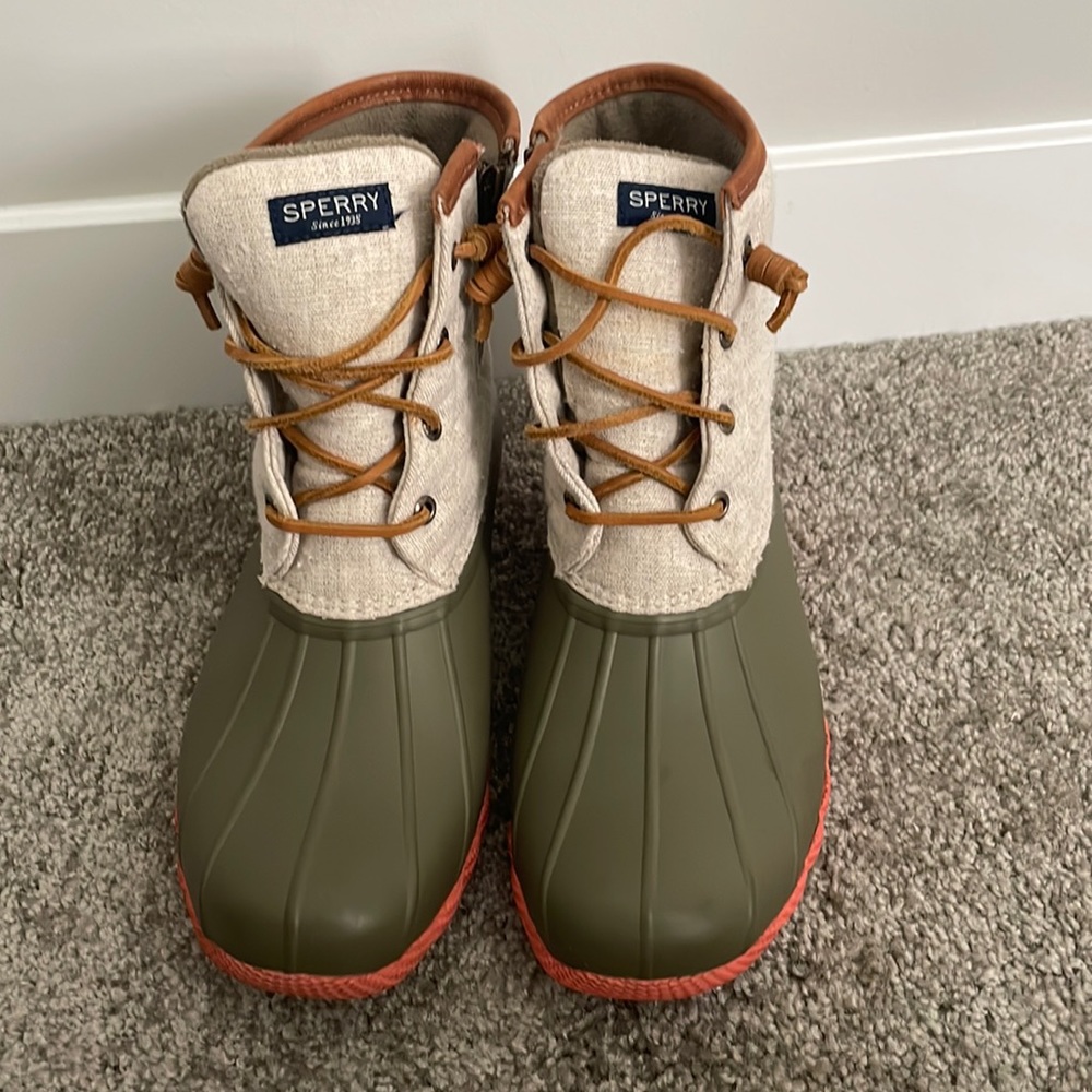 Sperry women's waterproof rubber boots size 9